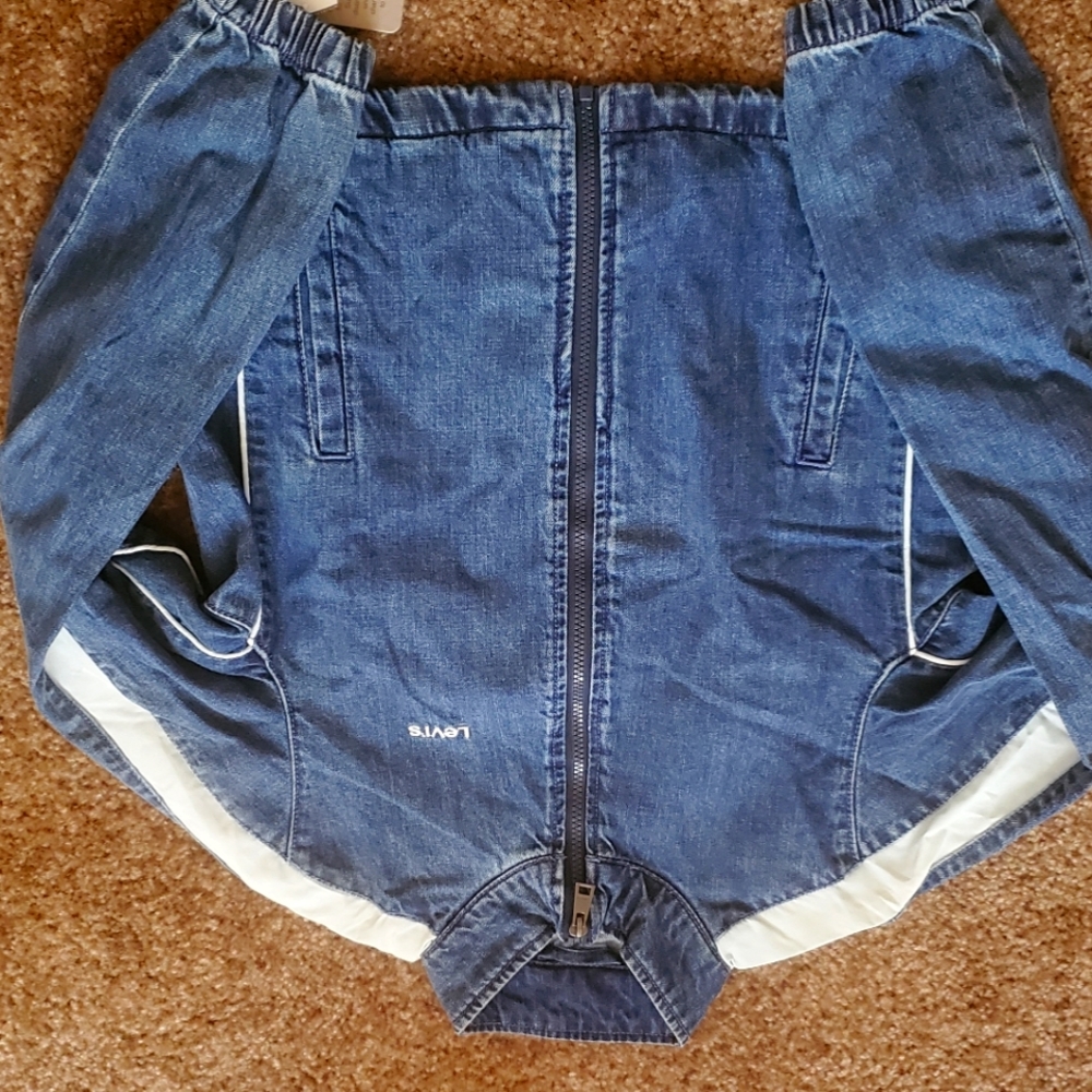 Levis cropped coaches Jean jacket